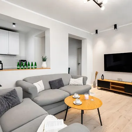 Szkolna 7/5 Apartman *