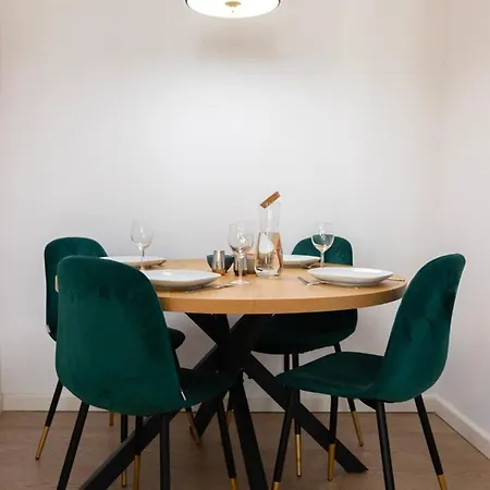 Szkolna 7/5