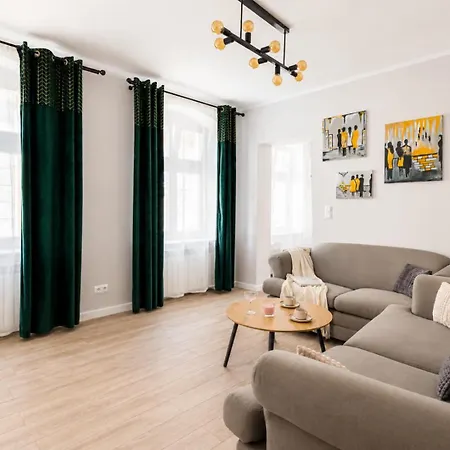 Szkolna 7/5 Apartman *